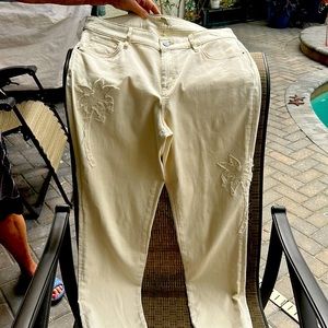 Tommy Bahamas cream color boyfriend denim pants